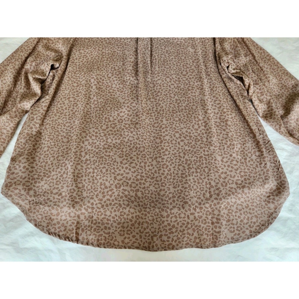 Pink Rose Women's Large 100% Rayon Leopard Print Long Sleeve Button Flirt Blouse - Picture 11 of 12